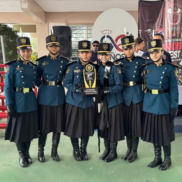 Obtienen alumnas de Cobach Sonora tercer lugar en concurso nacional de escoltas